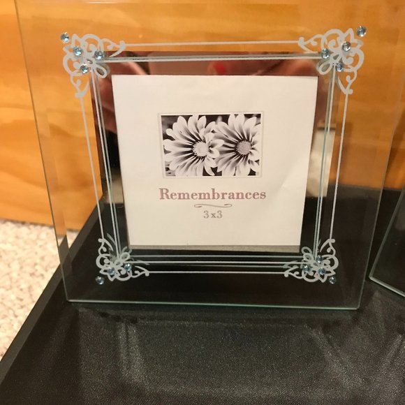 Picture Frames - Picture 3 of 6